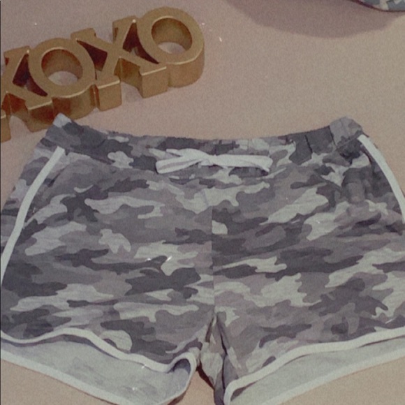 Girls Dolphin Shorts - Picture 1 of 3